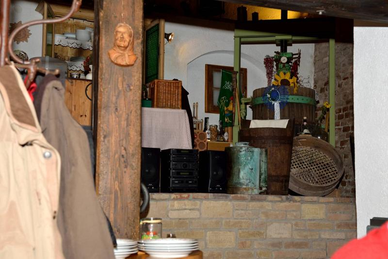 zrsen_221015_42.jpg - Kellerpartie Ziersdorf 2015